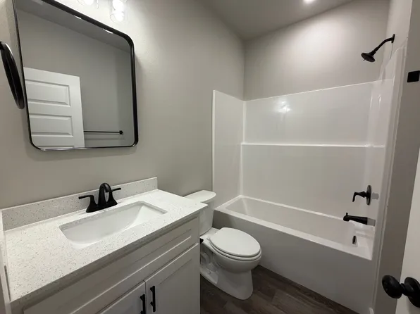 1806 Azlin Pl, Siloam Springs, AR