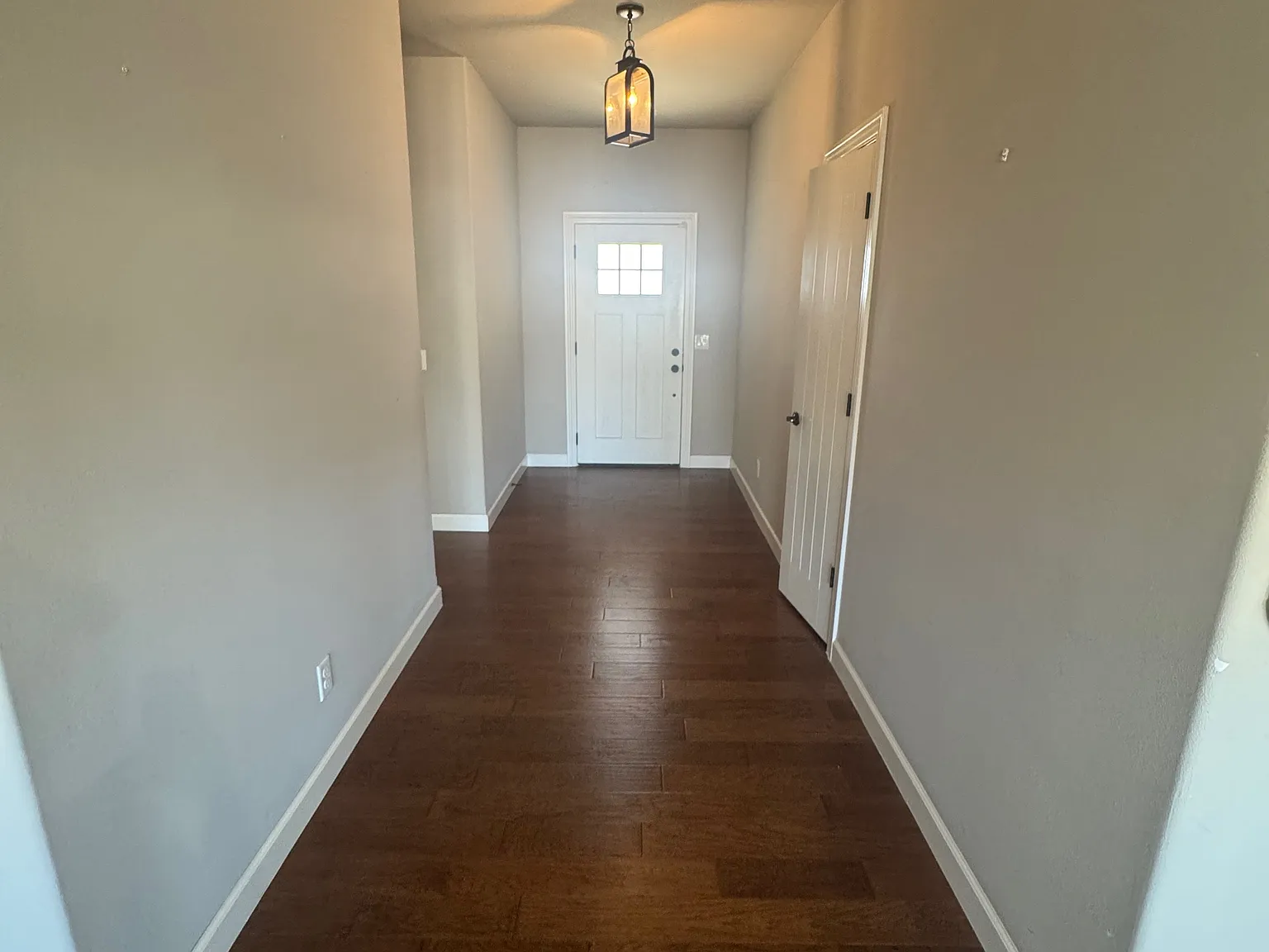 4 bed, 2209 sqft, $2,700 — Photo 3