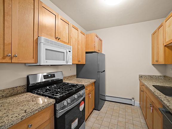 5th image of 1100 Portland Ave APT 205