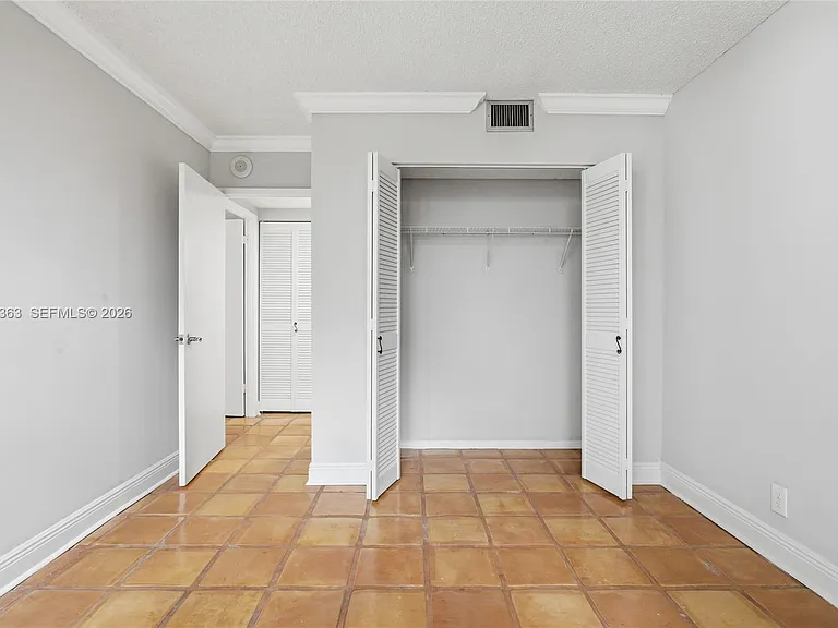 2500 Parkview Dr #415 — Photo 15
