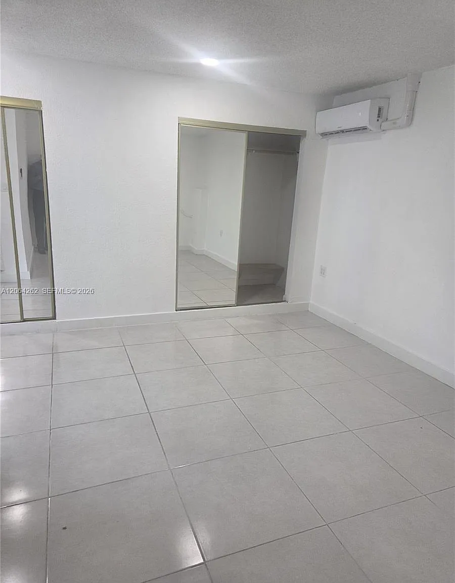 Tamiami Lakes Sec 4 — Photo 3