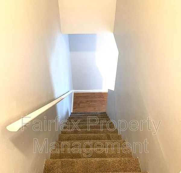 1427 Cherrycrest Dr — Photo 31
