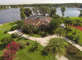 701 Warren Rd, Lutz, FL 33548