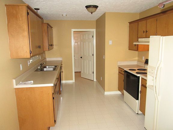 3rd image of 2035 Horncastle Dr
