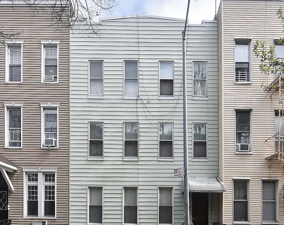 2nd image of 58 Diamond St Floor 3