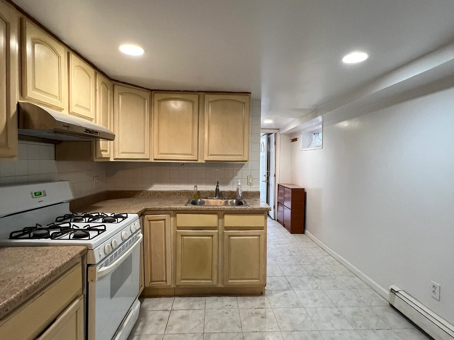 2 bed, $2,000 — Photo 2