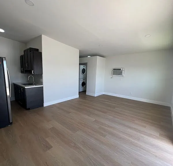 2869 Ridgeway Dr — Photo 4