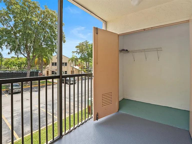 8373 Lake Dr #201 — Photo 26