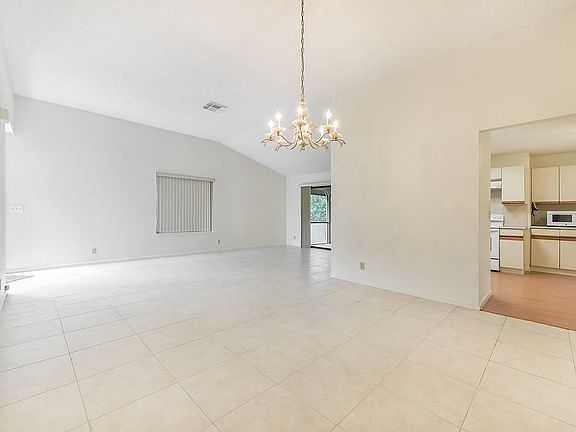 5th image of 10056 Hickorywood Pl