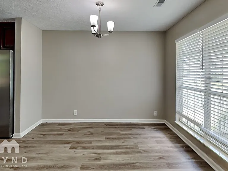 3100 Creekview Ln — Photo 6