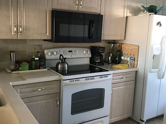 3rd image of 913 Wexford Blvd #913