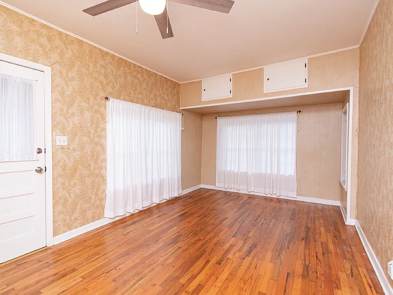 4510 Russell Dr — Photo 9