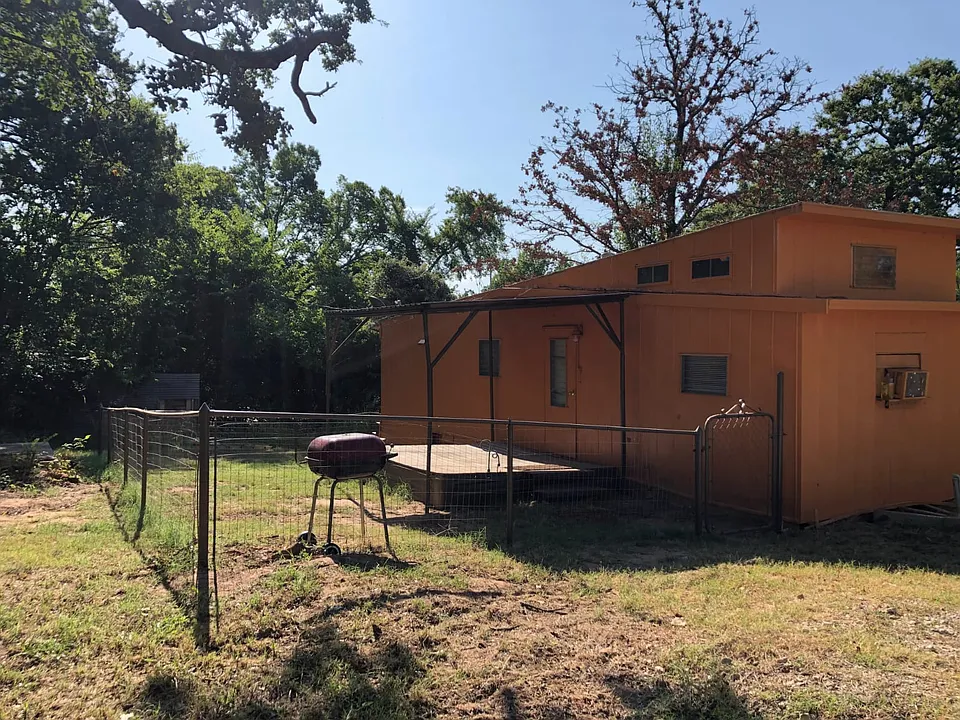 14 Little John Rd