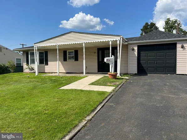 15 Indian Park Rd, Levittown, PA 19057