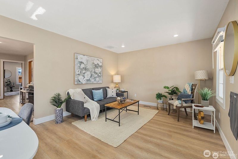 4th image of 6622 S Warner Street