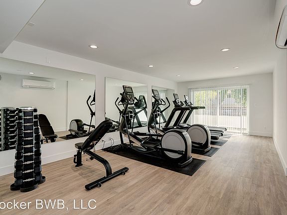 4th image of 439 W Stocker St APT 109