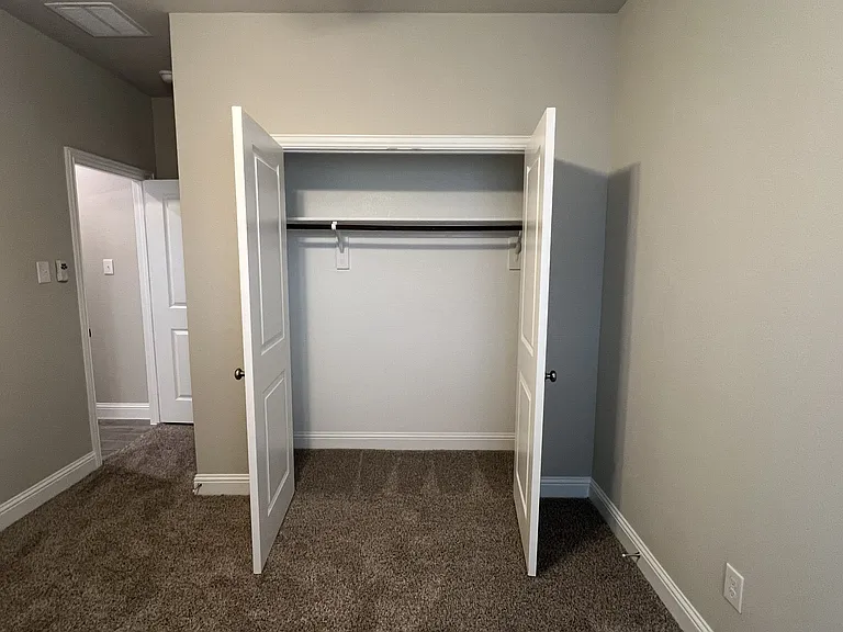 725 Amalfi Way — Photo 16