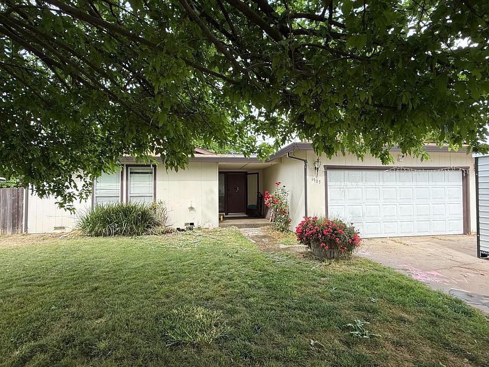 1st image of 1905 Woodland Cir