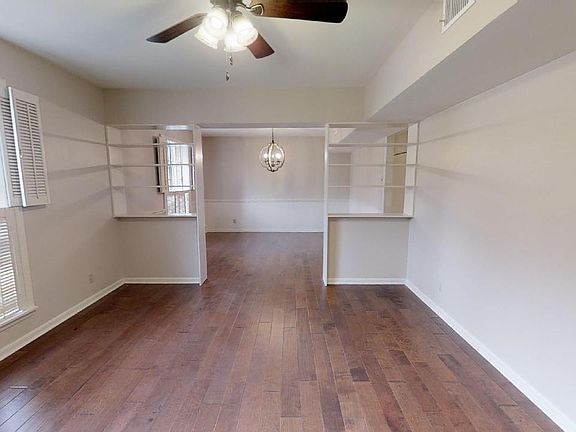 3rd image of 1721 Everglades Dr