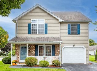 61 Birdie Ln, Tewksbury, MA 01876