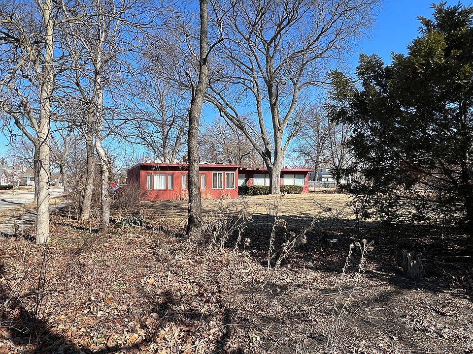2nd image of 130 E Washington Blvd