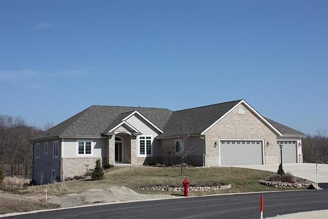 1st image of 4276 Woodland Ct