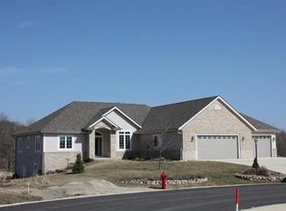 4276 Woodland Ct, Jackson, WI 53037