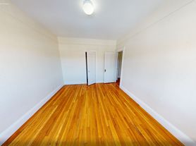1687 Commonwealth Ave