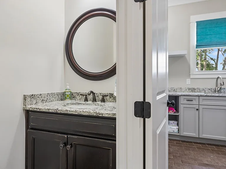 8231 Glover Dr — Photo 54