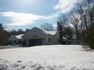 208 Oak Ridge Rd, Plaistow, NH 03865