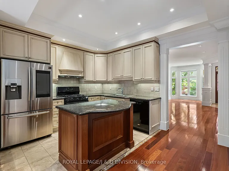 8 Huntley St — Photo 8