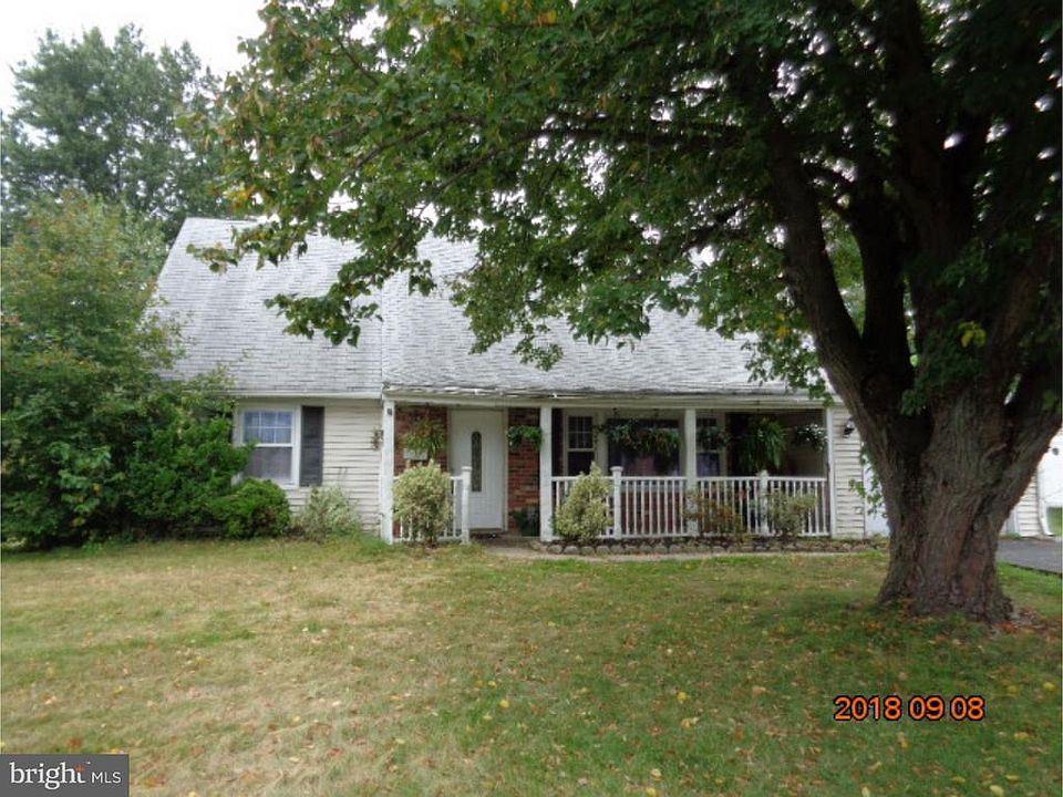2nd image of 48 Elderberry Ln