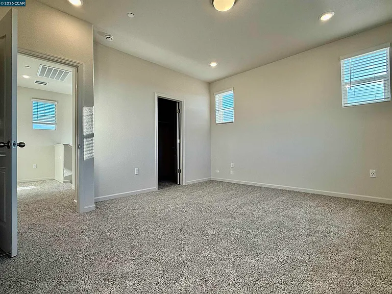 626 Shefford Dr — Photo 7