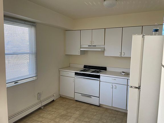 5th image of 260 Alverson Ave #B