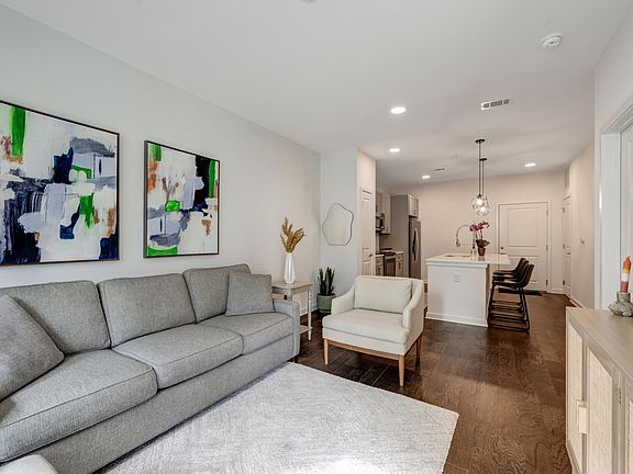 3rd image of 1677 54th Ave N #121