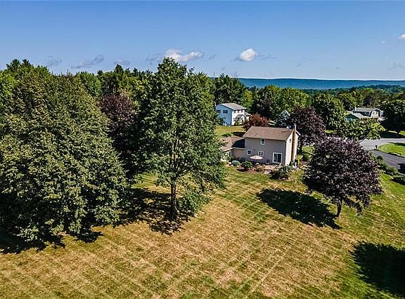 3rd image of 2785 Hill Dr