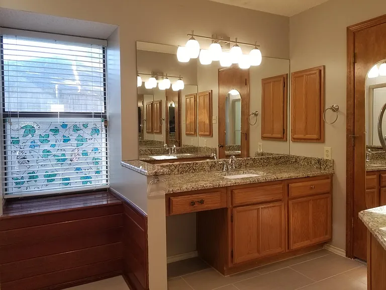 2104 Stein Way — Photo 10