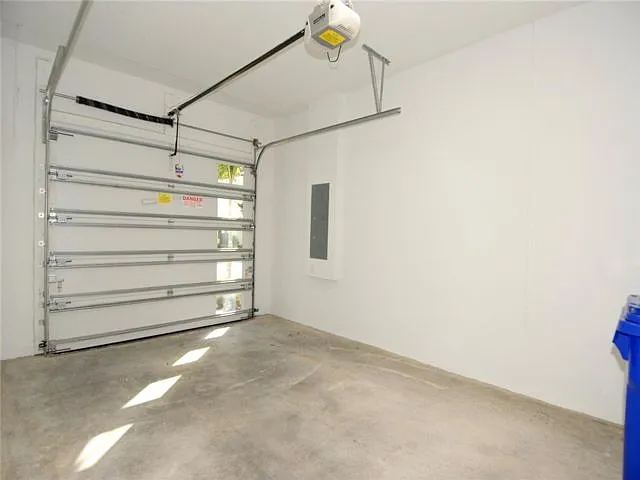 Building Photo - 1435 SW 23rd St