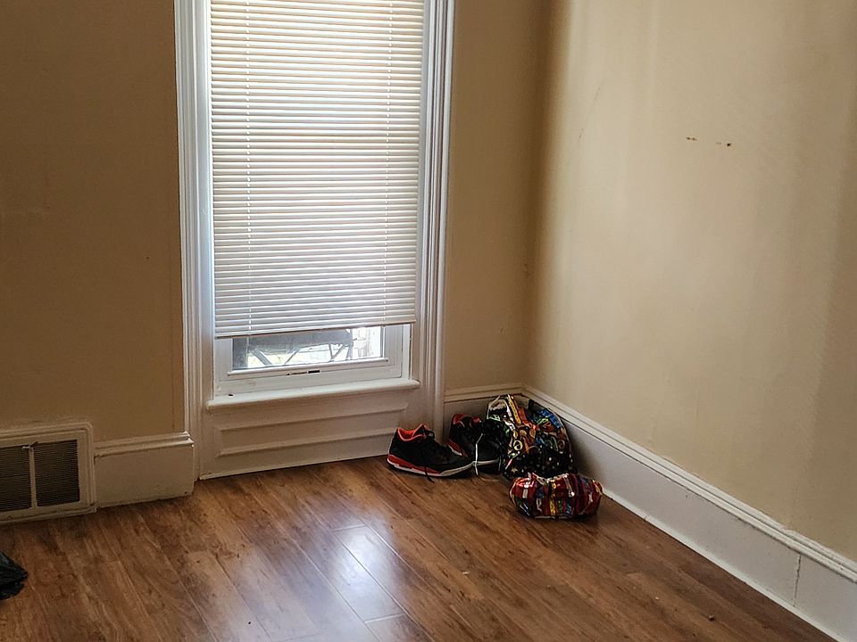 2nd image of 16 Delaware St