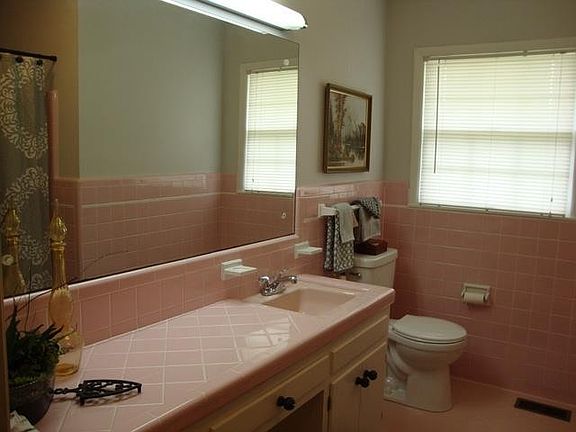 5th image of 1594 Twin Oak Dr