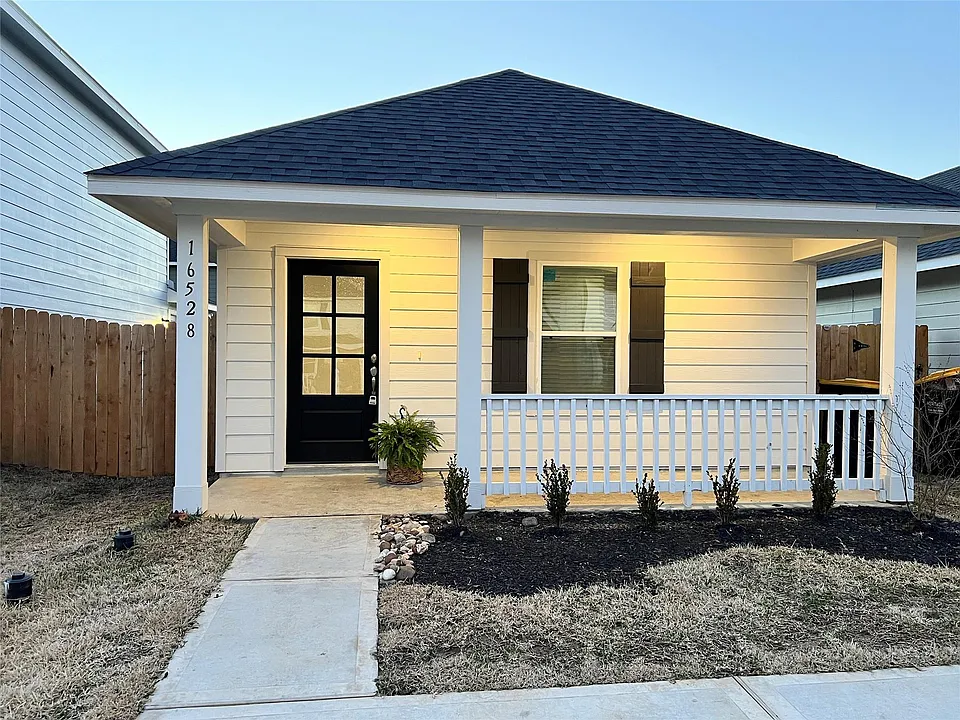 16528 Jasmine Marie Pl