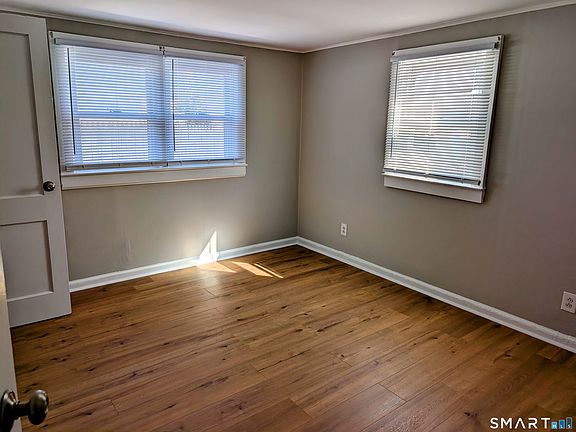 5th image of 184 Buckingham Ave #2