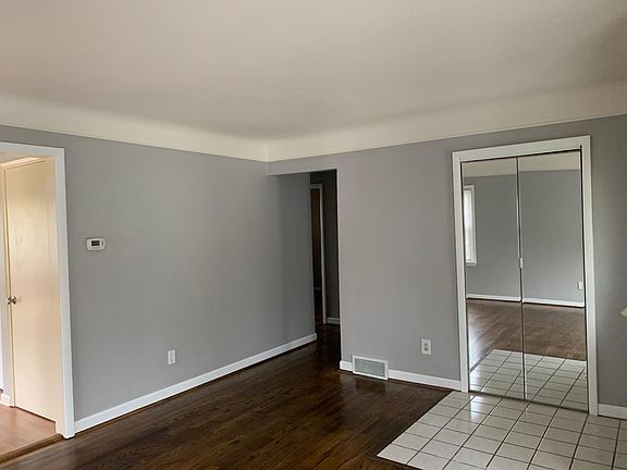 3rd image of 4358 Olivia Ave