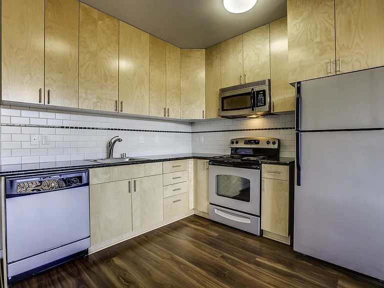 Queen Anne Collection — Photo 30
