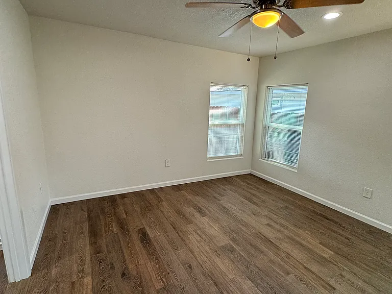 1108 E Maddox Ave — Photo 15