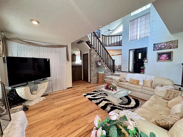 2825 Tealwood Dr — Photo 3