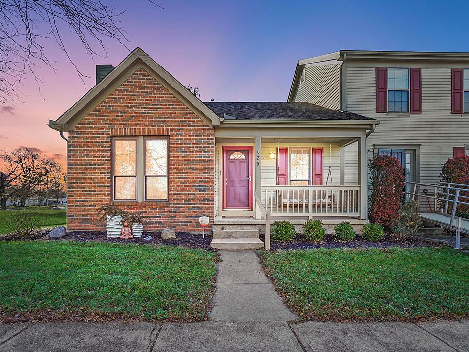 1st image of 925 Crofton Pl