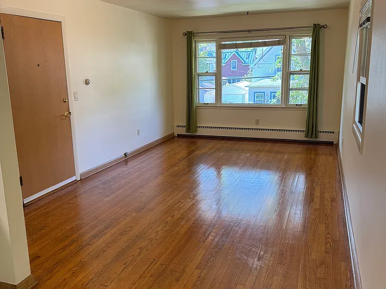 1205 E Mifflin St #3 — Photo 2