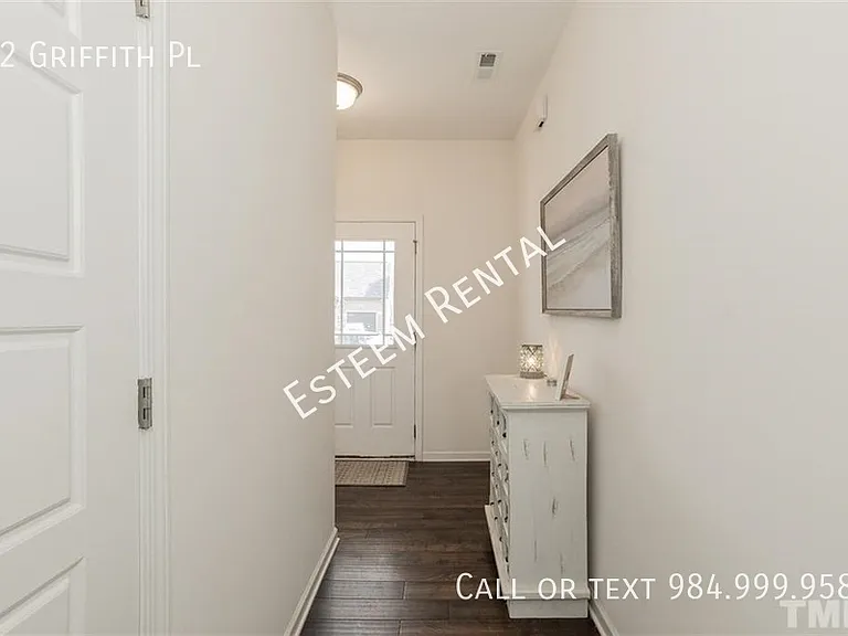 42 Griffith Pl — Photo 2