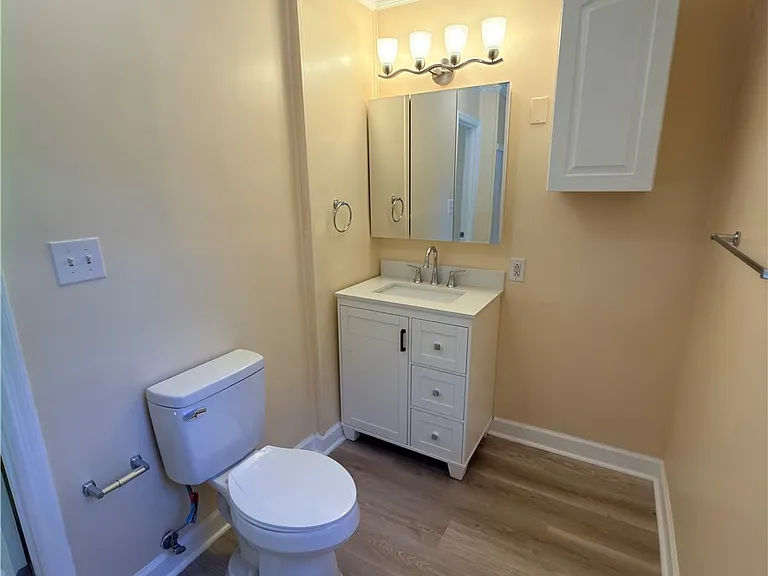 228 Eastwood Ave — Photo 19